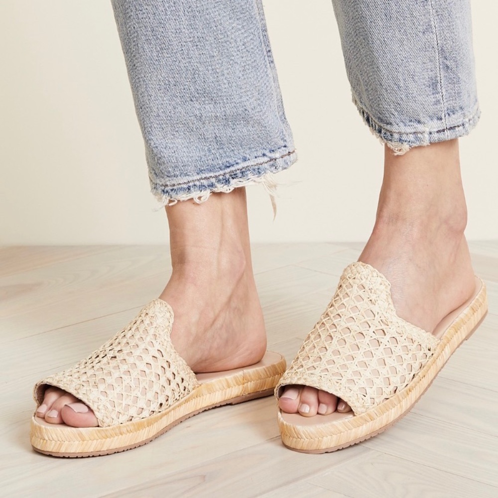 Like new KAANAS woven slides